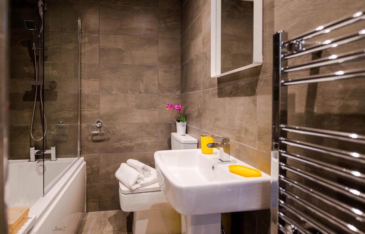 Charles Alexander Short Stay - Windmill House Apartments Lytham St Annes Extérieur photo